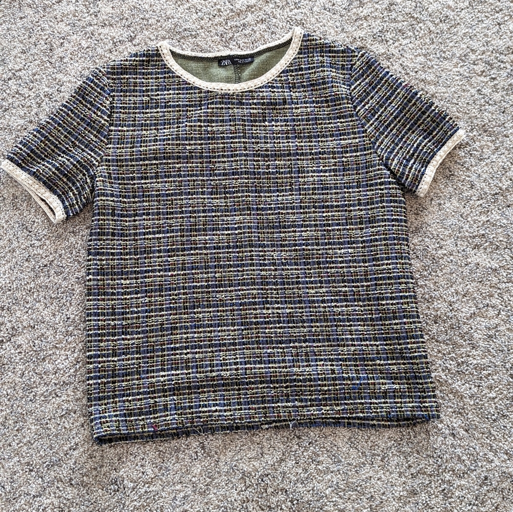 Zara Woman's Short Sleeved Shirt in Size M (more like S). Perfect condition.